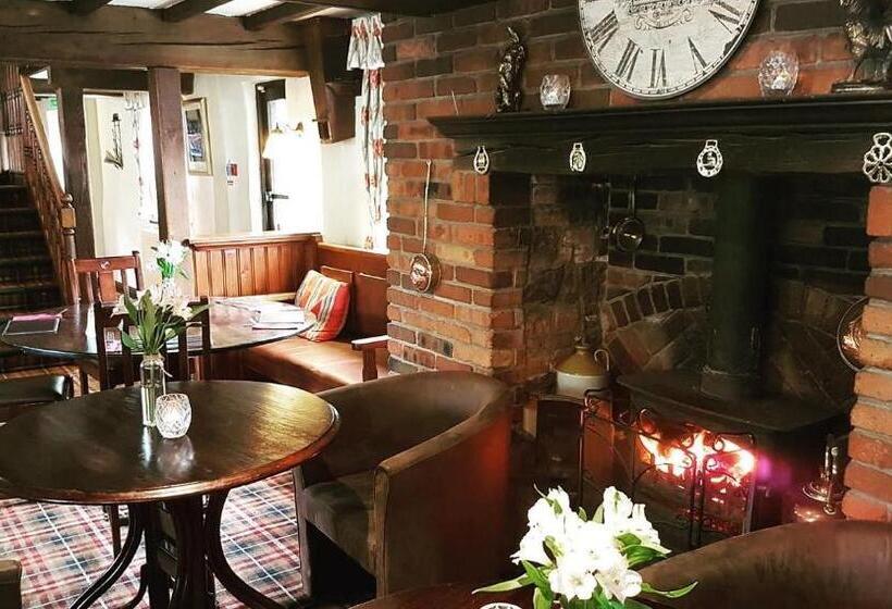 فندق Slaters Country Inn