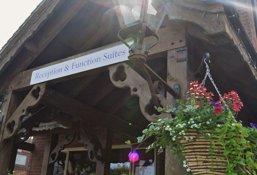 فندق Slaters Country Inn