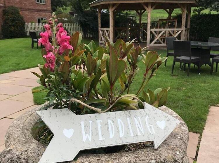 فندق Slaters Country Inn