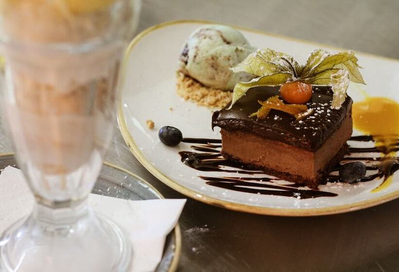 فندق Slaters Country Inn