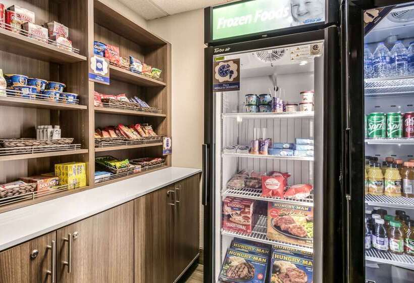 Отель Fort Stockton Inn & Suites