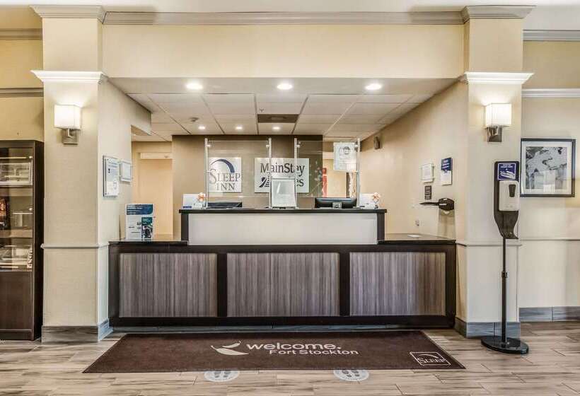 Отель Fort Stockton Inn & Suites