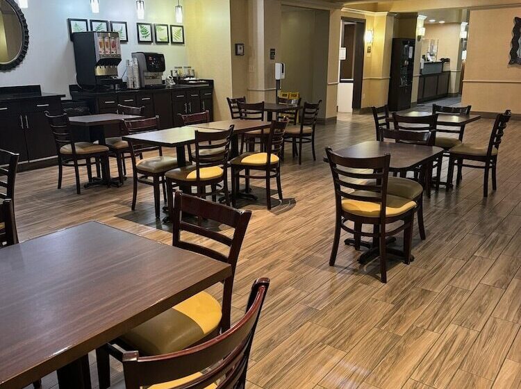 호텔 Fort Stockton Inn & Suites