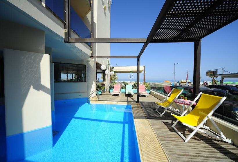 Steris Elegant Beach Hotel & Apartments