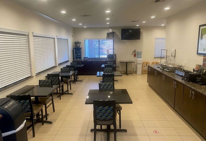 فندق Surestay Plus  By Best Western Edmond