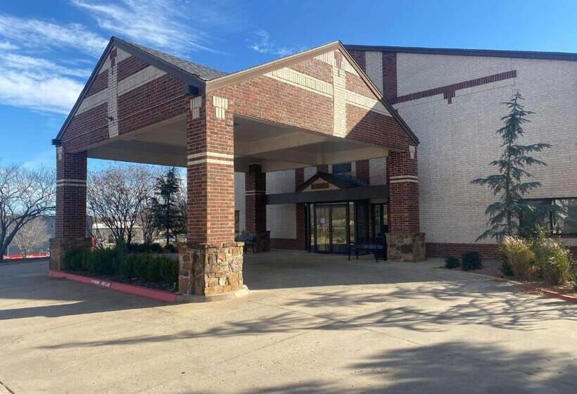 فندق Surestay Plus  By Best Western Edmond