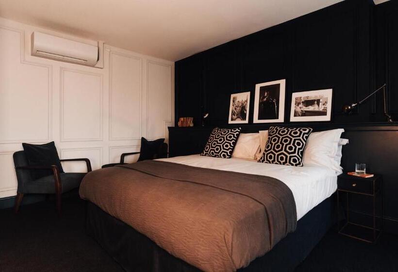 בית מלון כפרי The George