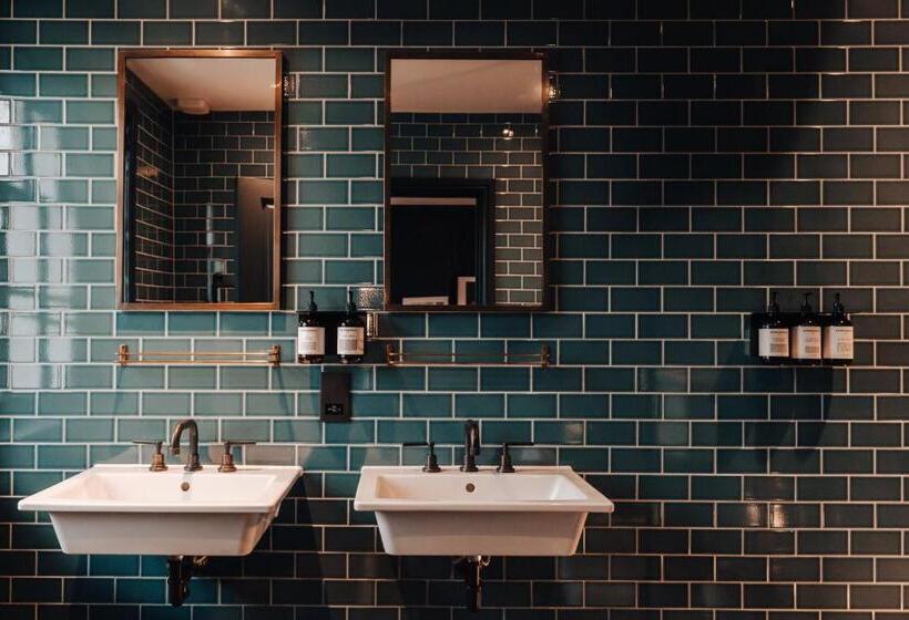 בית מלון כפרי The George