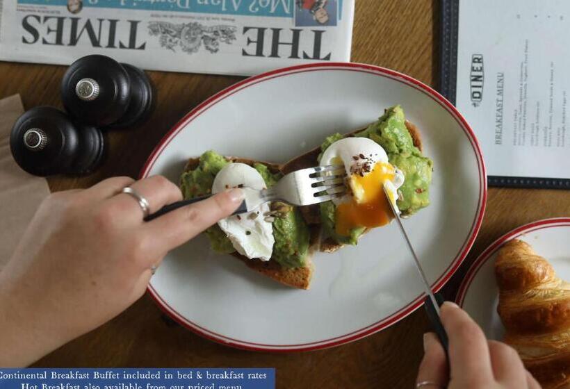 בית מלון כפרי The George