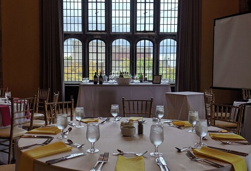 The Tudor Arms Hotel Cleveland   A Doubletree By Hilton