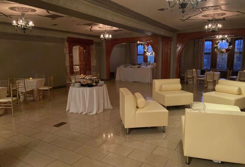 The Tudor Arms Hotel Cleveland   A Doubletree By Hilton