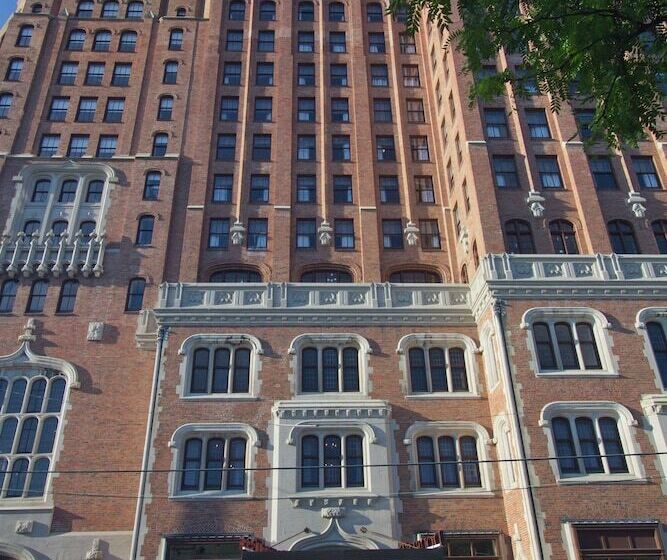 The Tudor Arms Hotel Cleveland   A Doubletree By Hilton