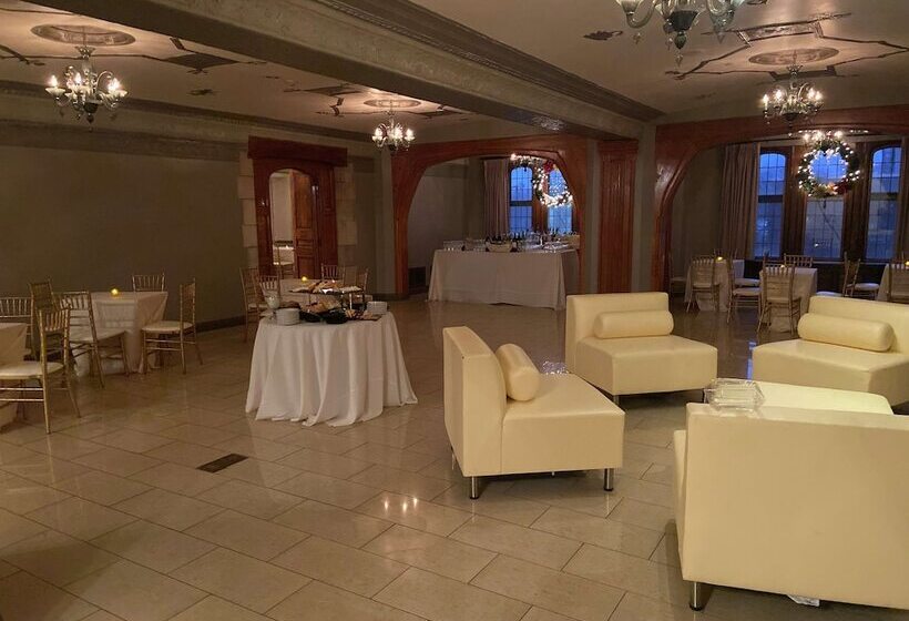 The Tudor Arms Hotel Cleveland   A Doubletree By Hilton