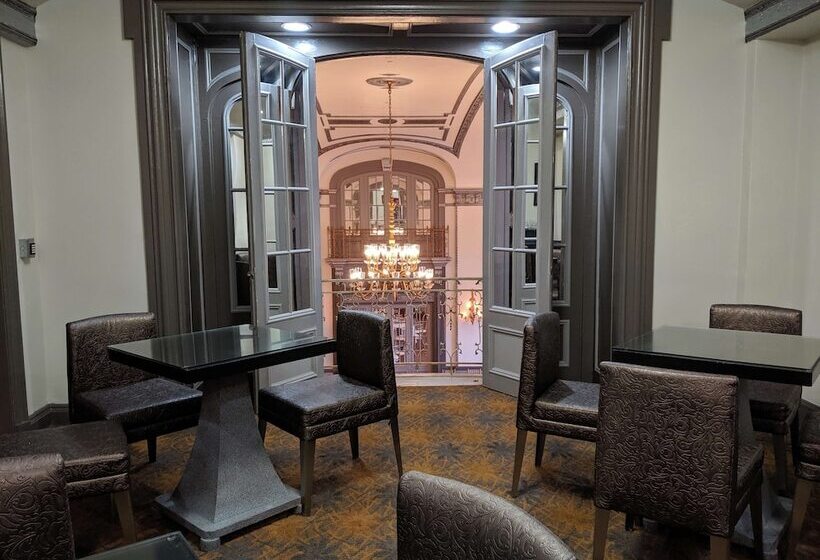 The Tudor Arms Hotel Cleveland   A Doubletree By Hilton