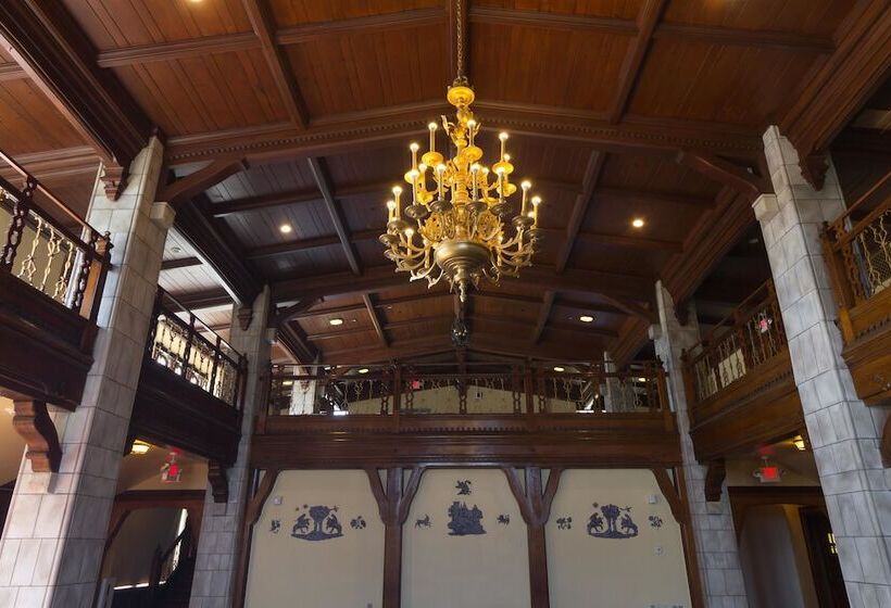 The Tudor Arms Hotel Cleveland   A Doubletree By Hilton