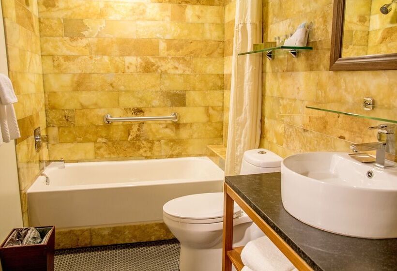 The Tudor Arms Hotel Cleveland   A Doubletree By Hilton