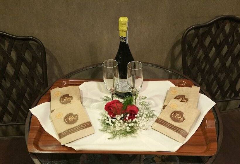 The Tudor Arms Hotel Cleveland   A Doubletree By Hilton