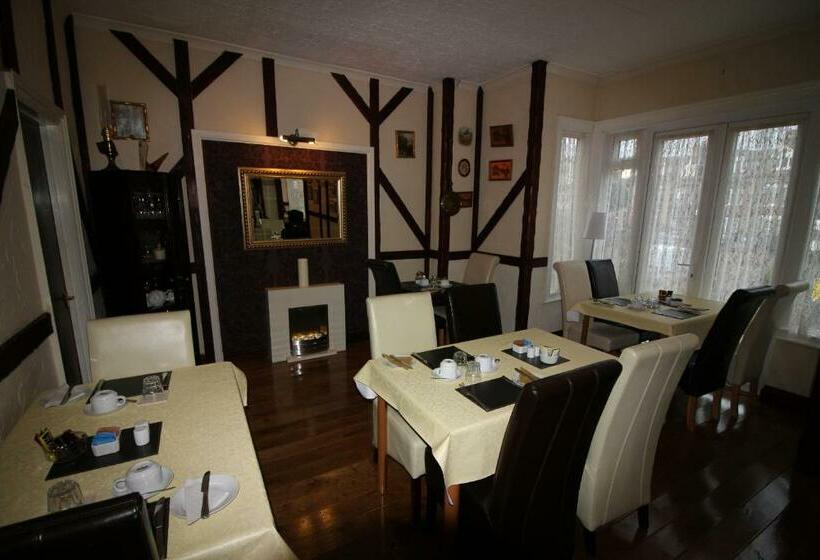 בית מלון כפרי The West Bank Guest House