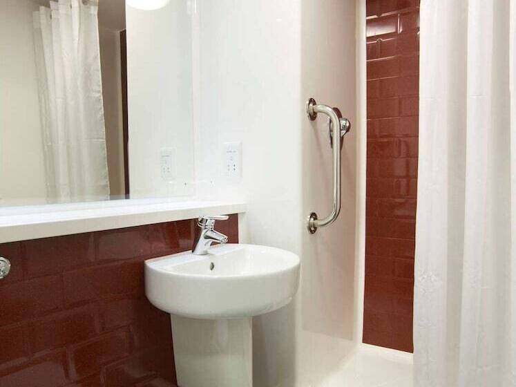 فندق Travelodge Aberdeen Central Justice Mill Lane