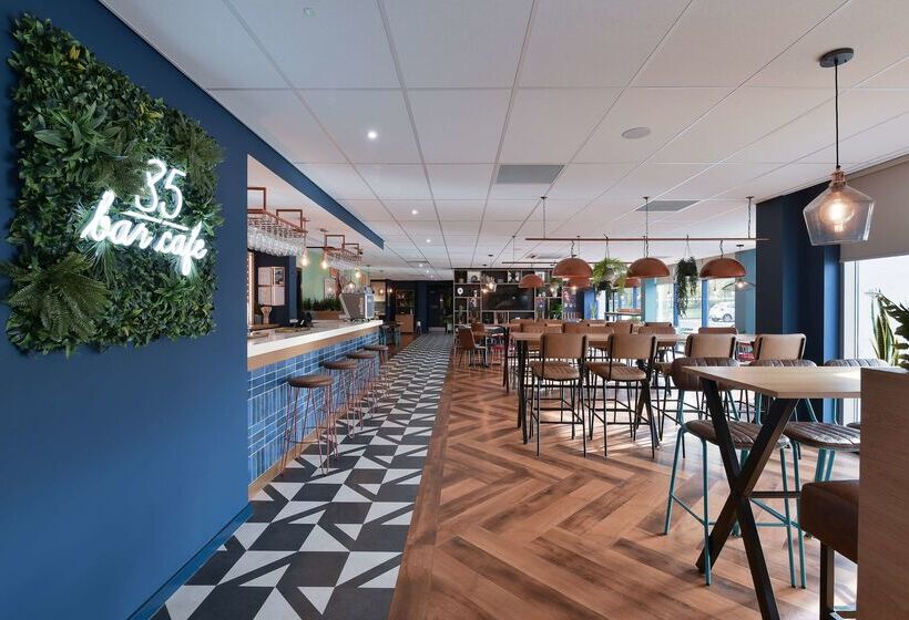 호텔 Travelodge Birmingham Airport