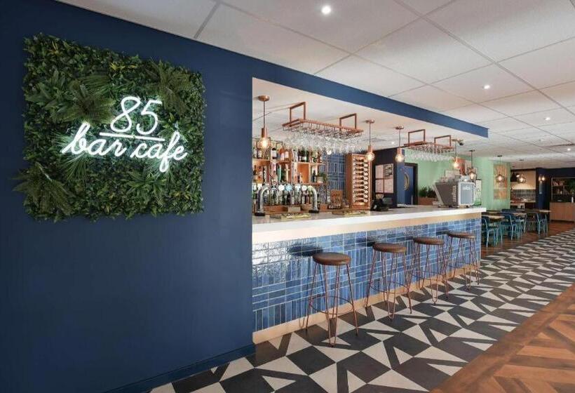 호텔 Travelodge Birmingham Airport