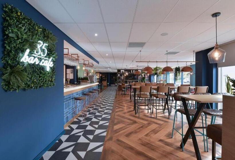 호텔 Travelodge Birmingham Airport