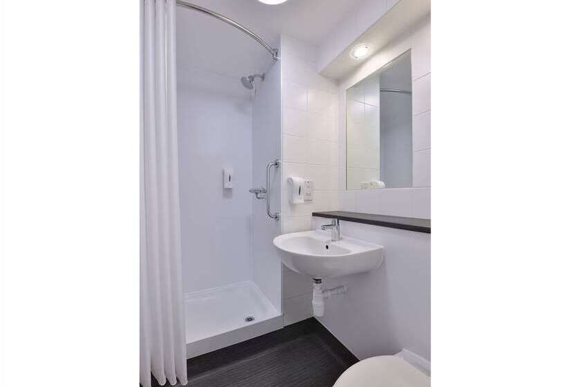 هتل Travelodge Torquay