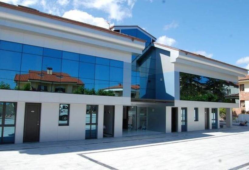 호텔 Villa Rosario Ii, Edificio Moderno