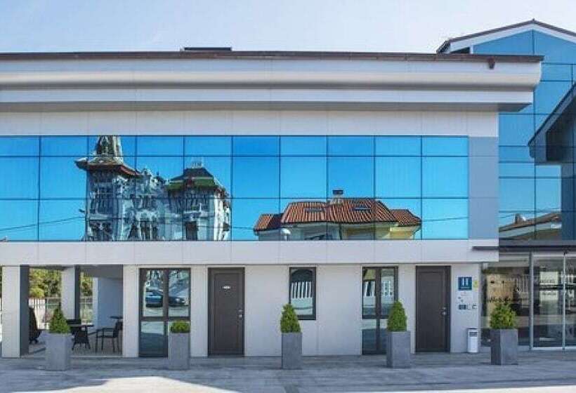 호텔 Villa Rosario Ii, Edificio Moderno