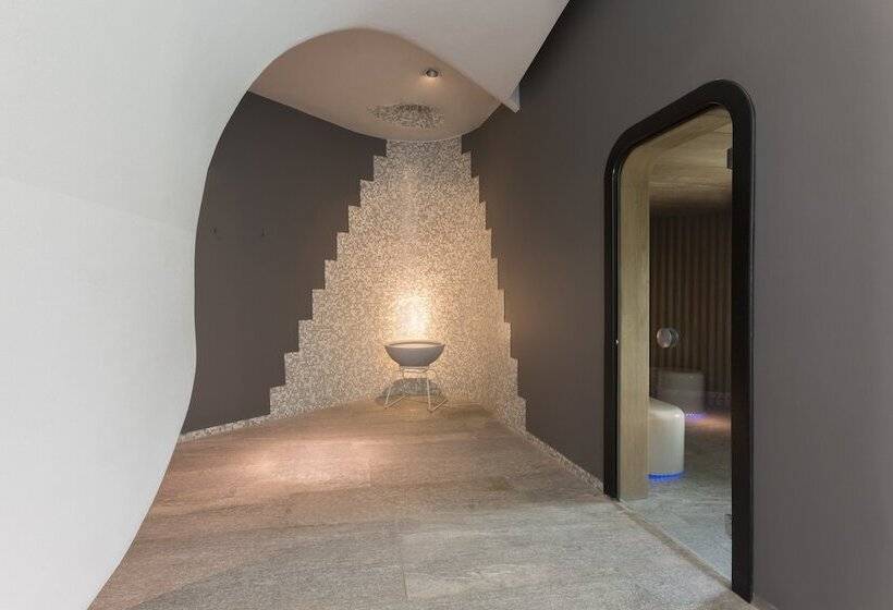 هتل Voco Milan Fiere, An Ihg