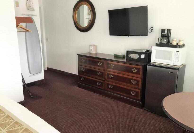 فندق Westward Inn