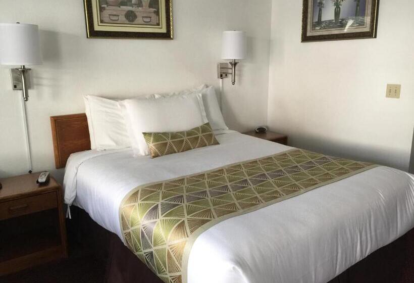 فندق Westward Inn