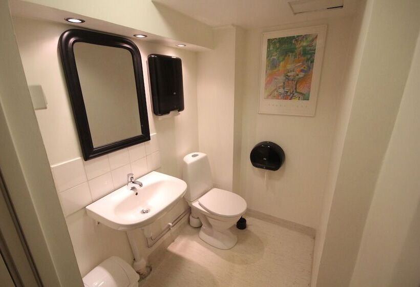 פונדק Vattengrändens Vandrarhem &