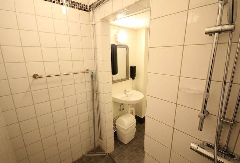 مسافرخانه Vattengrändens Vandrarhem &