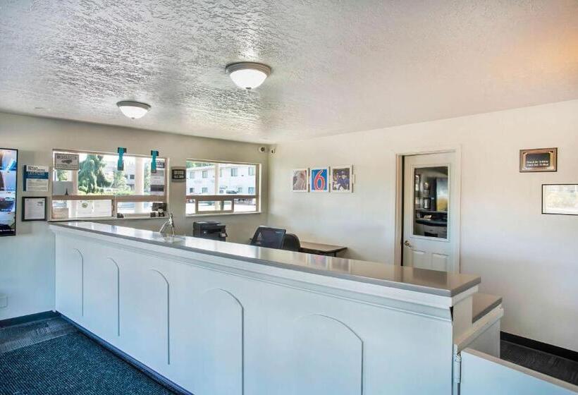 Motel 6gresham, Or  Portland