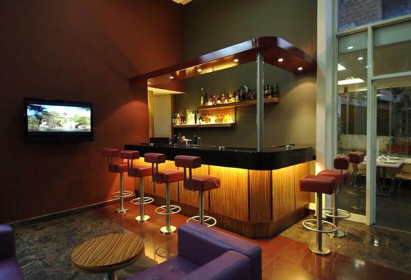 Suite Hotel Chrome