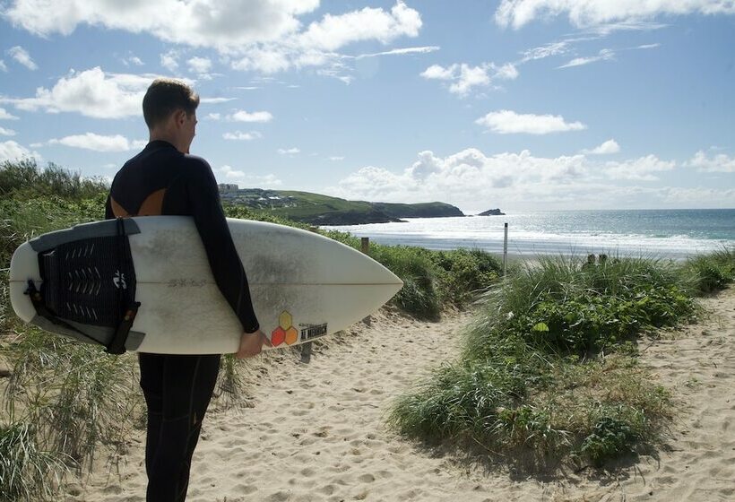 호스텔 Base Surf Lodge