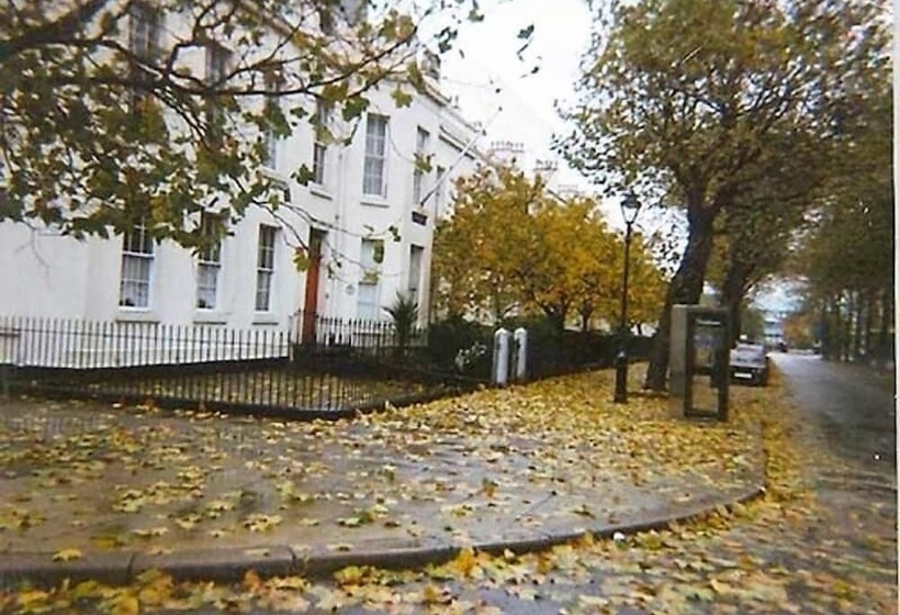 הוסטל Embassie Backpackers