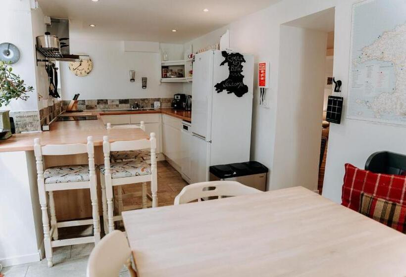 旅馆 Hamilton Lodge   Cottage Sleeps 8