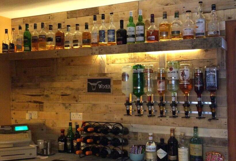 فندق صغير Loch Ness Backpackers Lodge