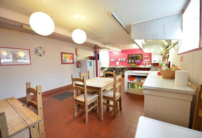 هاستل Oban Backpackers