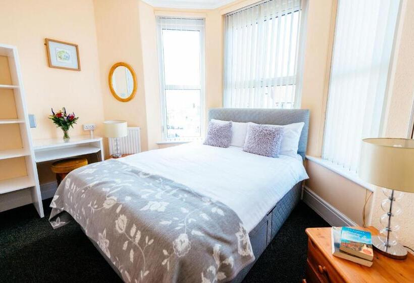 Общежитие Surfside Stop