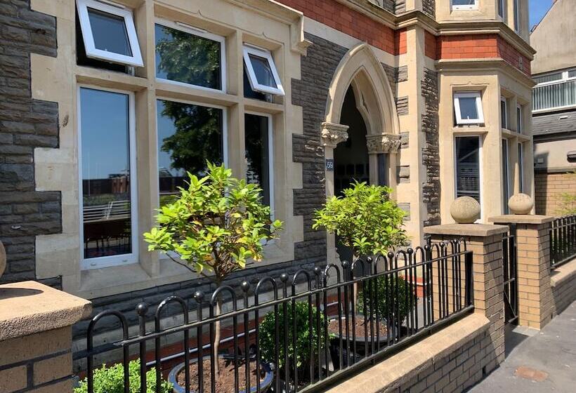 旅馆 The Riverhouse