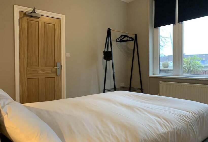 旅馆 The Riverhouse