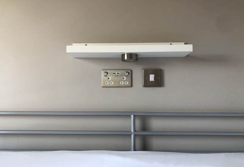 旅馆 The Riverhouse