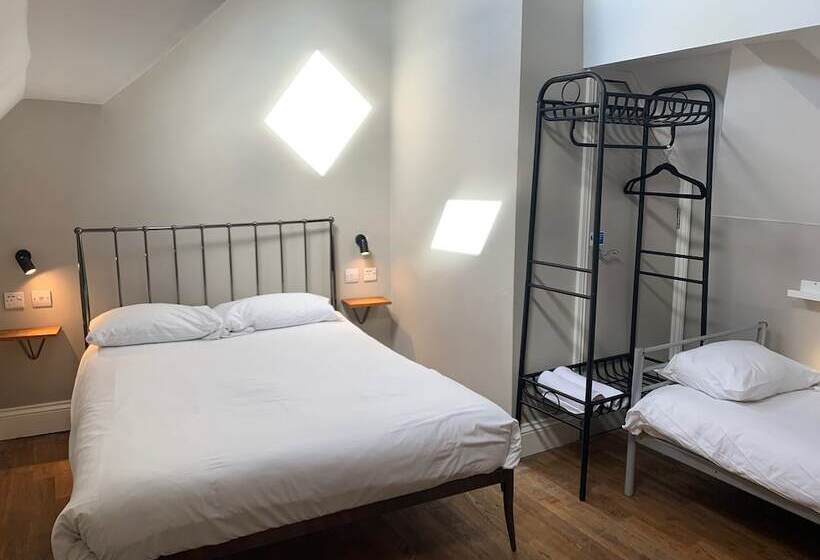 旅馆 The Riverhouse