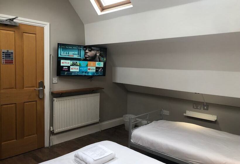 旅馆 The Riverhouse