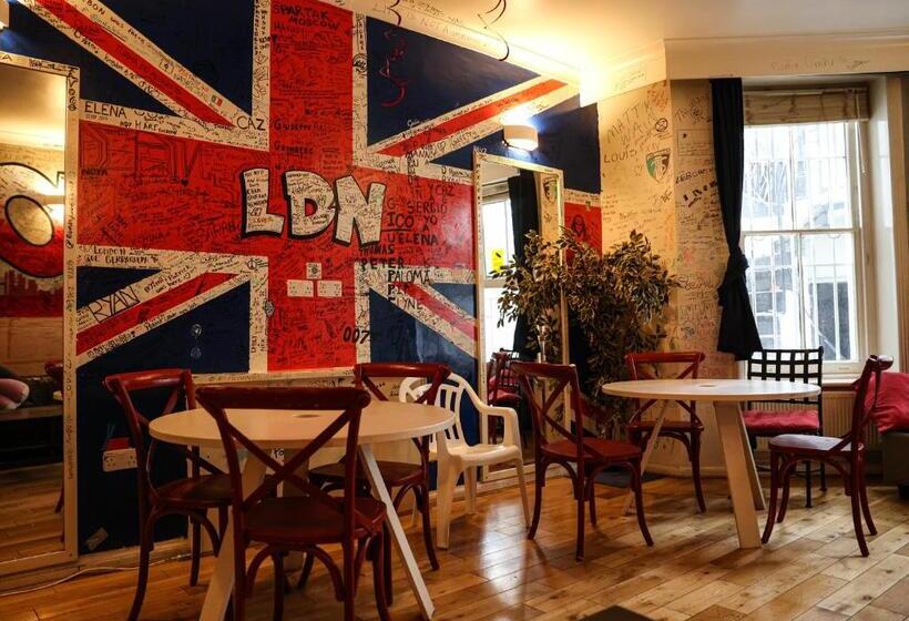 Astor Hyde Park Hostel