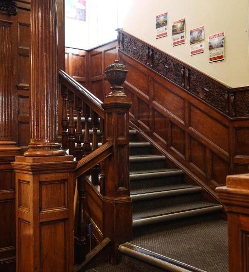 Astor Hyde Park Hostel