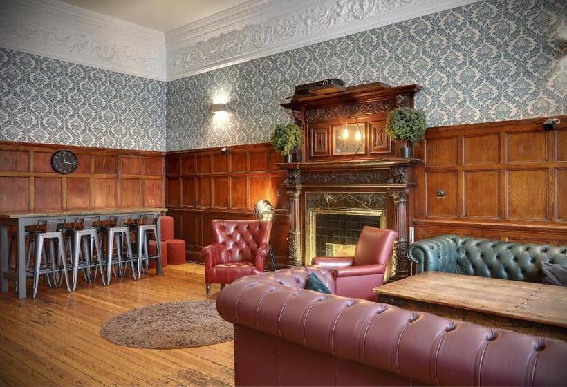 Astor Hyde Park Hostel